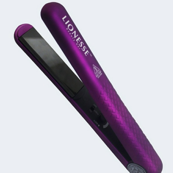 lionesse beauty bar straightener